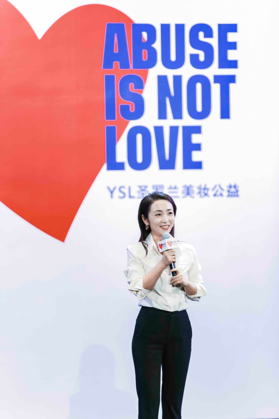 【现场图】YSL圣罗兰美妆中国区品牌总经理许海燕女士.jpeg