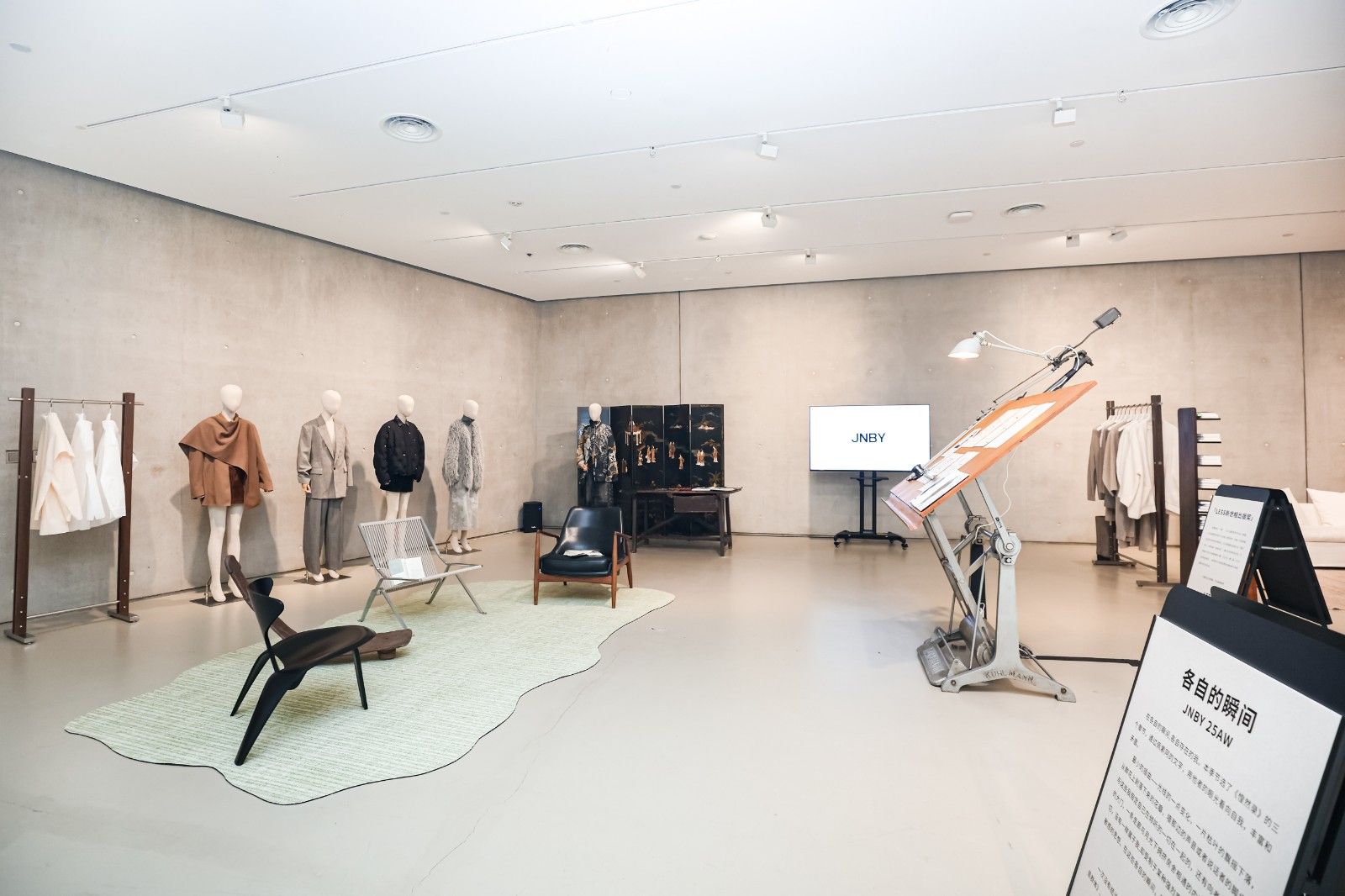 9.JNBY展区.jpg